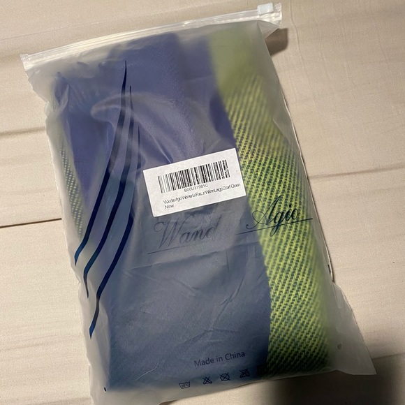 Women’s scarf - Picture 2 of 3